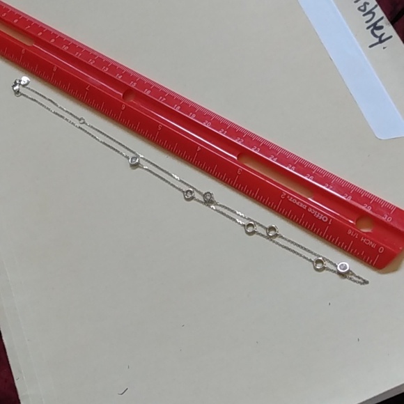 14k white gold circle hoop necklace. - Picture 2 of 3